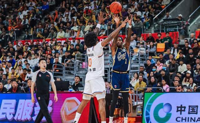 星空体育APP-央视直播！上海VS广东胜券在握，五位国手同时缺阵，杜锋恐遭淘汰