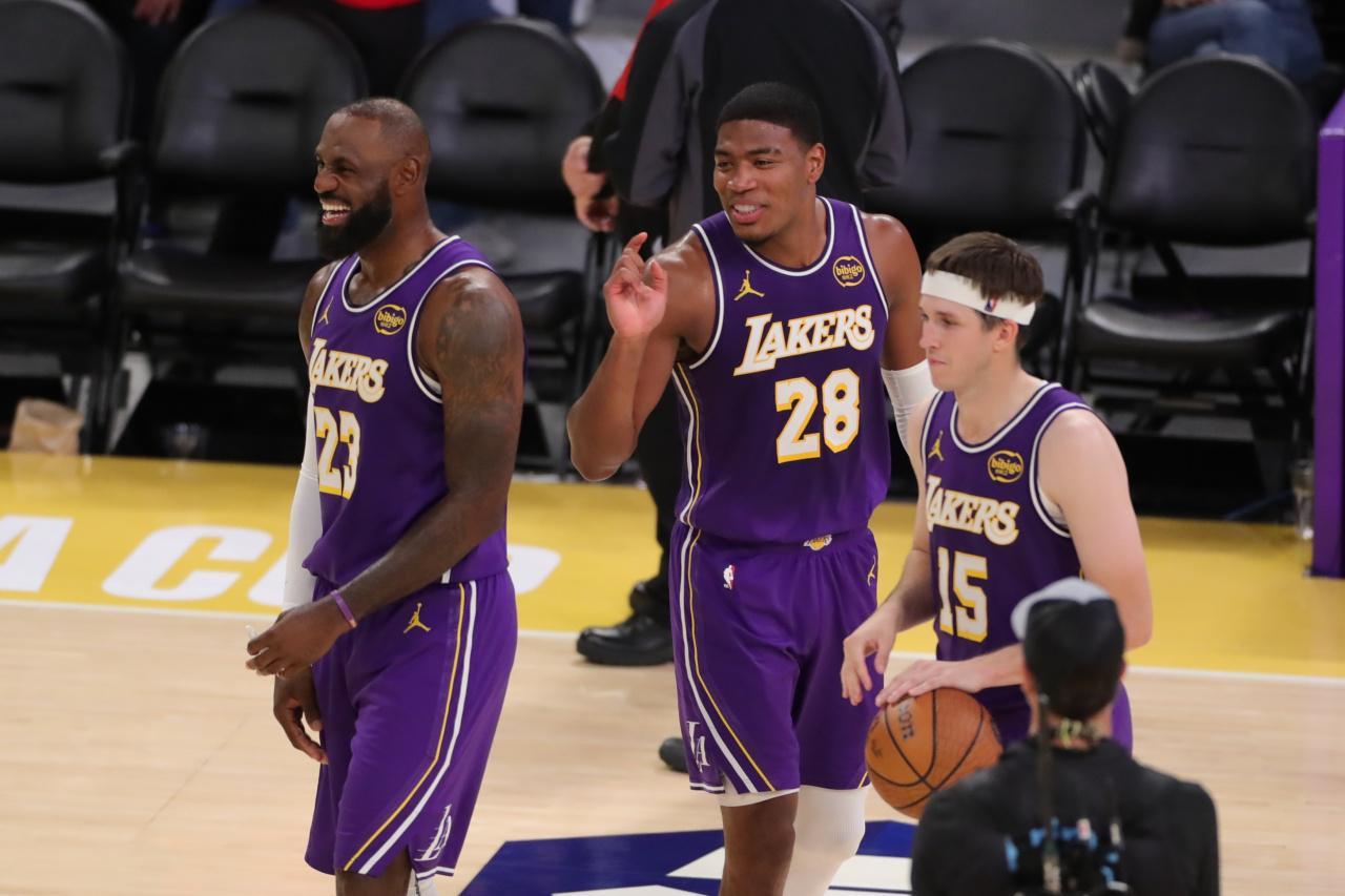 星空体育-湖人五连胜对手分别是：步行者尼克斯森林狼公牛掘金